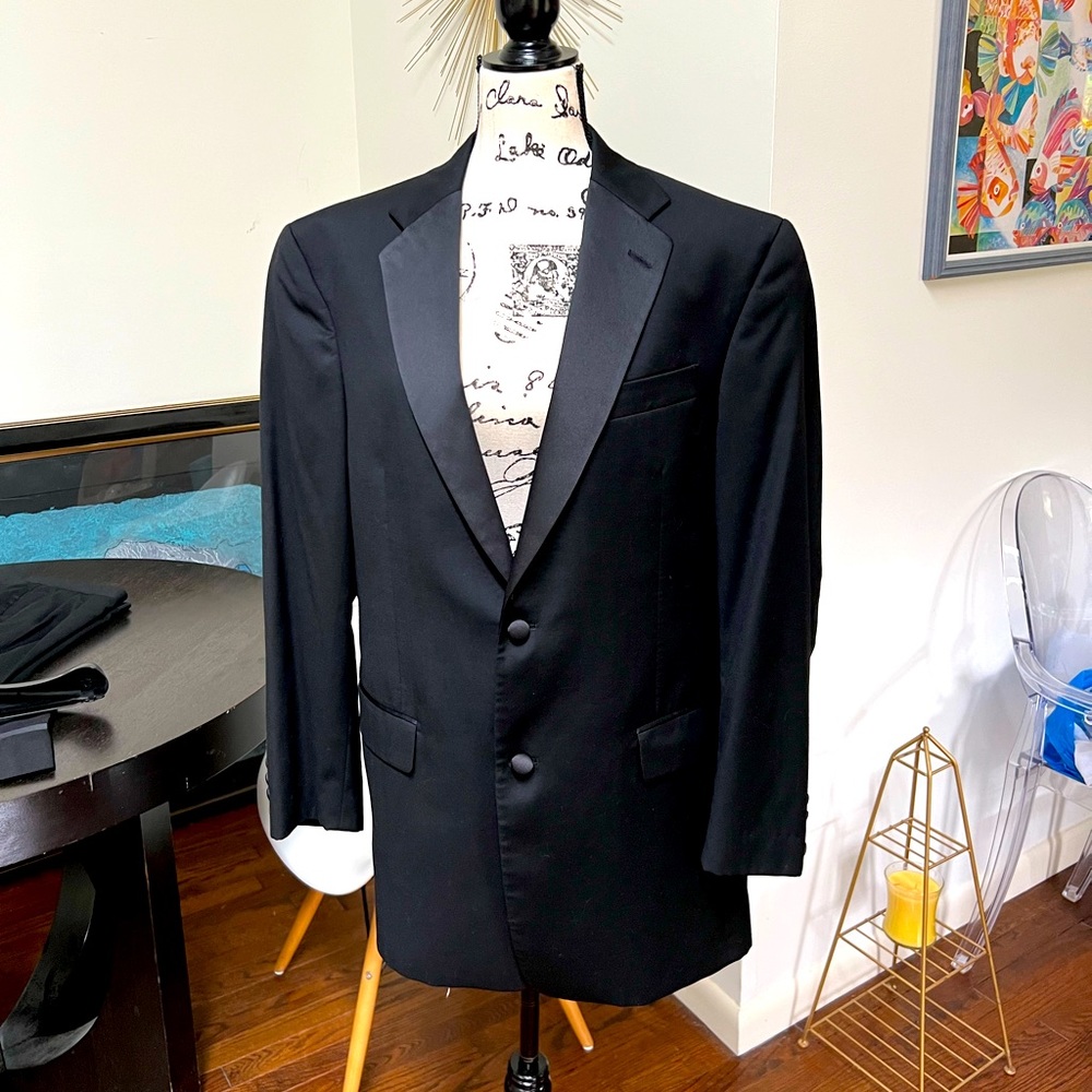 Hart Schaffner Marx Black Tuxedo. 40 Regular, Pant 34/31